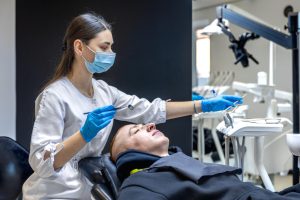 gum disease signs and symptoms
